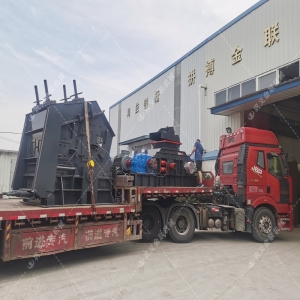 1000*700液壓對輥制砂機，1210反擊破發往四川