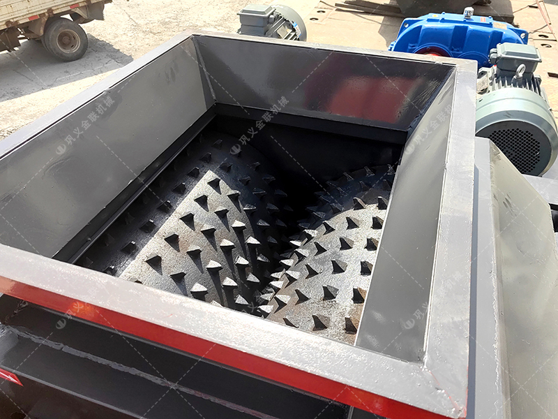 硅酸鹽制品產(chǎn)業(yè)升級(jí)，雙齒輥破碎機(jī)扮演了什么角色？